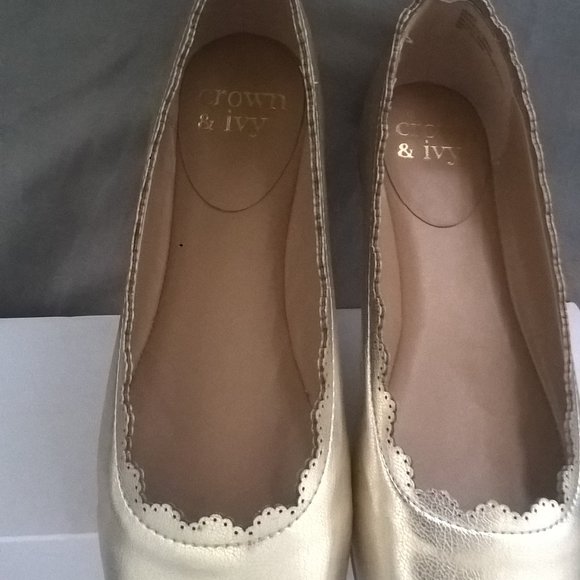 Square Toe Scalloped Top Line Flats - Picture 2 of 5
